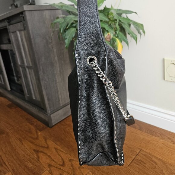Michaels Kors Black Leather Shoulder Bag with magnetic closure - Picture 4 of 7